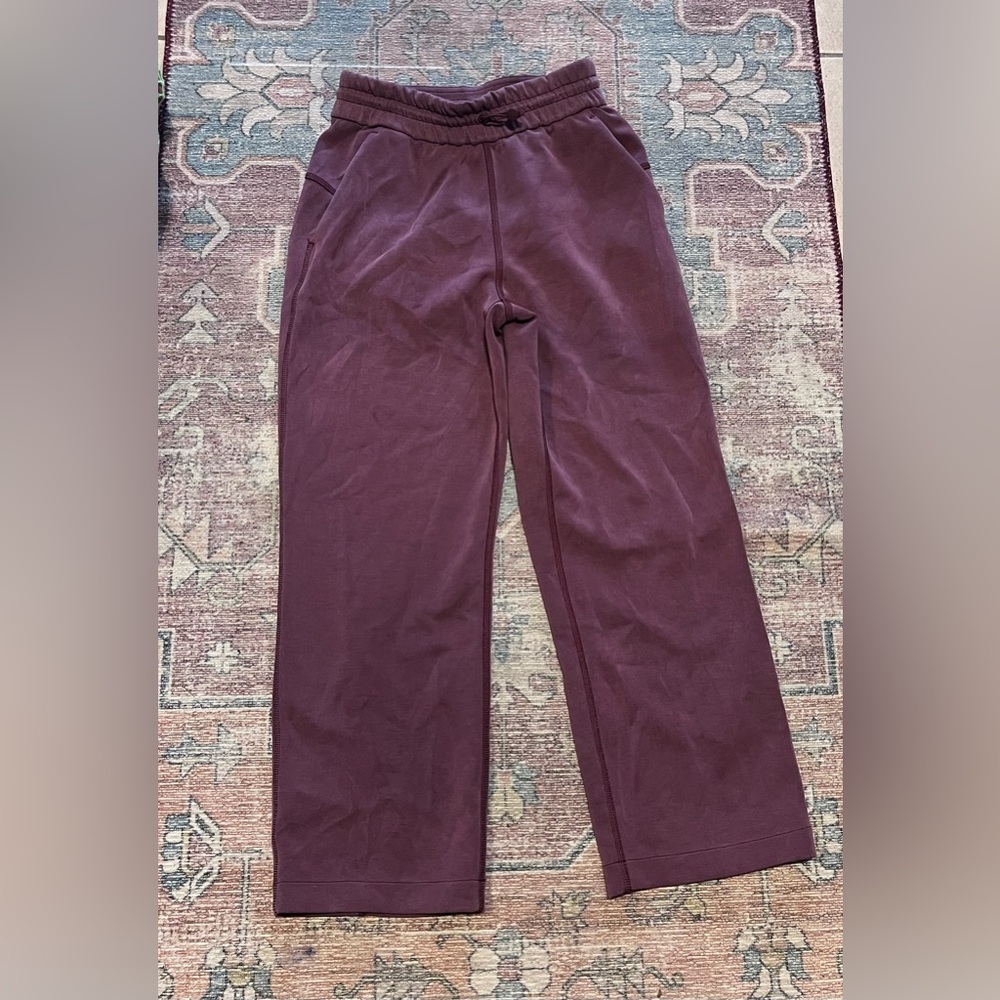 Lululemon Softstreme HighRise Straight Leg Crop size 2